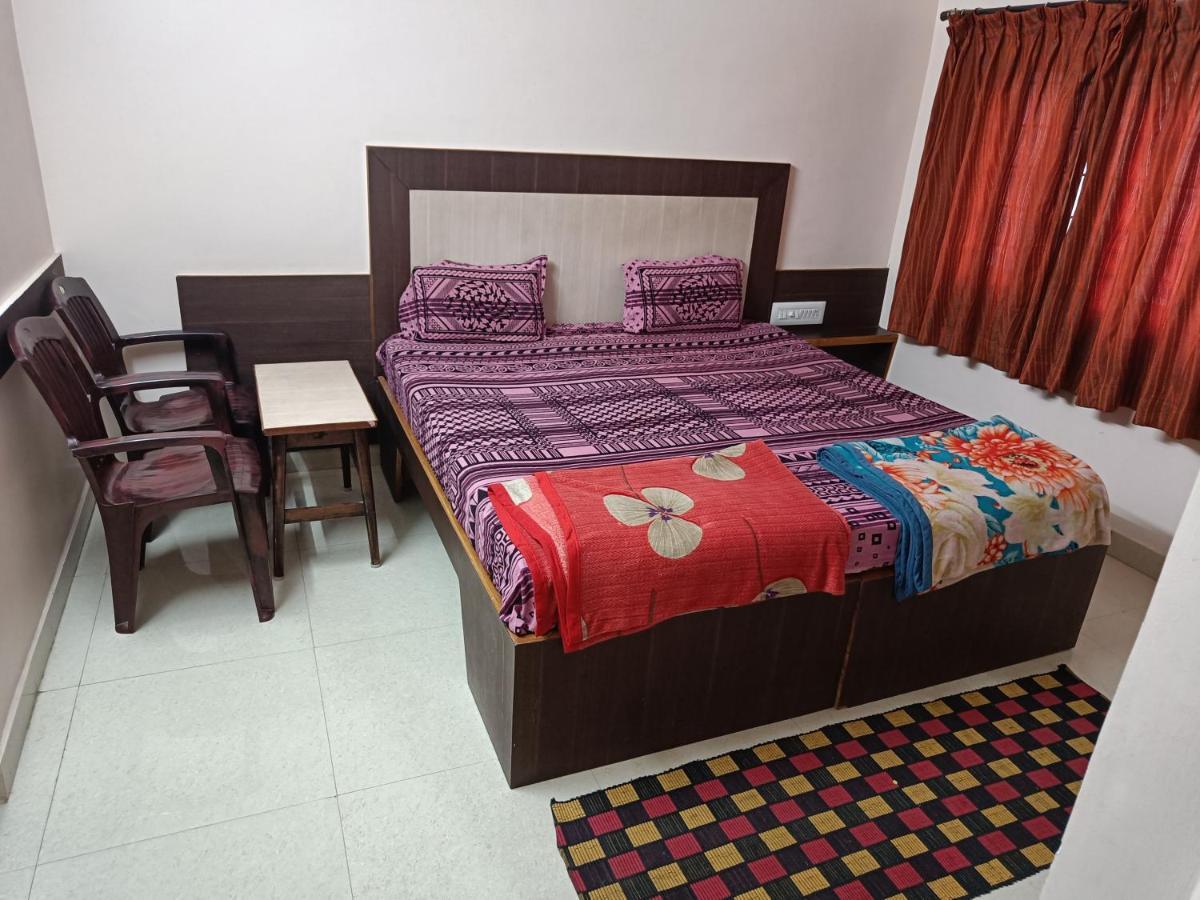 Sri Vishnu Krupa Lodging Belur  Kültér fotó